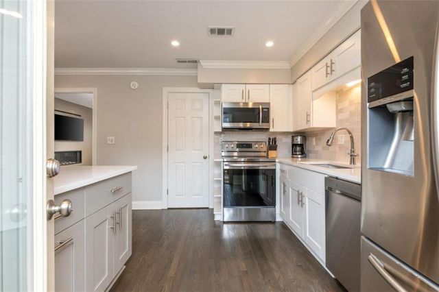 7 Queen Victoria Place, Atlanta, GA 30342