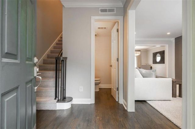 7 Queen Victoria Place, Atlanta, GA 30342