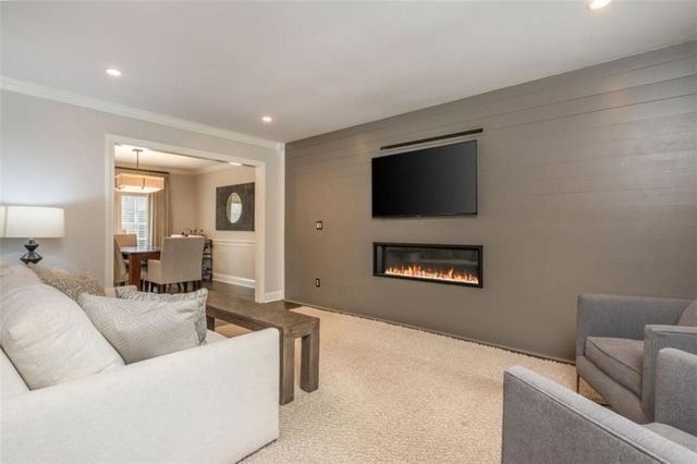 7 Queen Victoria Place, Atlanta, GA 30342