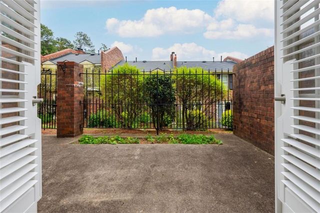 7 Queen Victoria Place, Atlanta, GA 30342