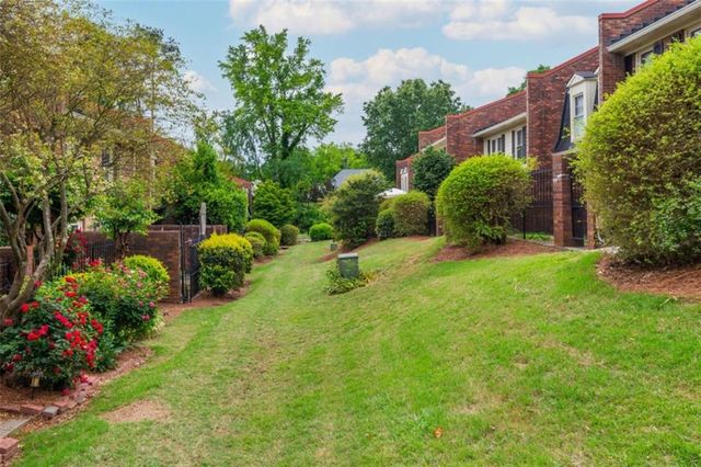 7 Queen Victoria Place, Atlanta, GA 30342