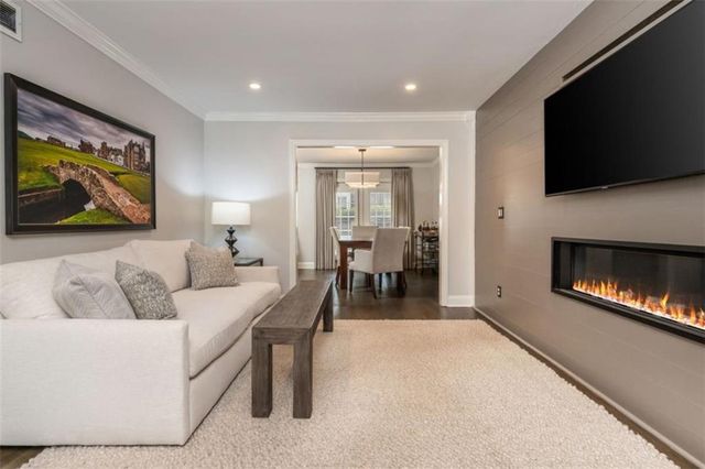 7 Queen Victoria Place, Atlanta, GA 30342
