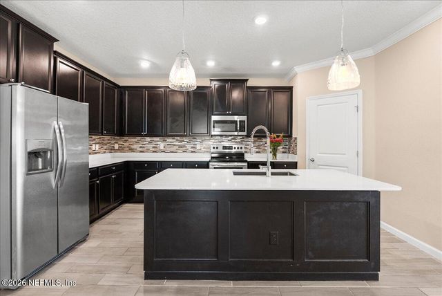 7611 ROCK BROOK Drive, Jacksonville, FL 32222