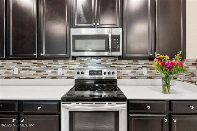 7611 ROCK BROOK Drive, Jacksonville, FL 32222