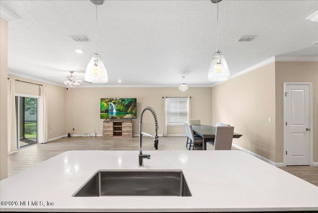 7611 ROCK BROOK Drive, Jacksonville, FL 32222