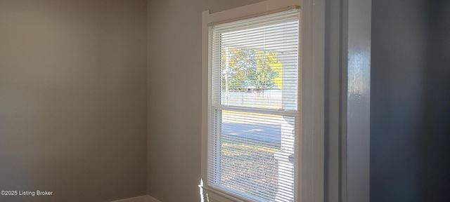 576 Longfield Ave, Louisville, KY 40215