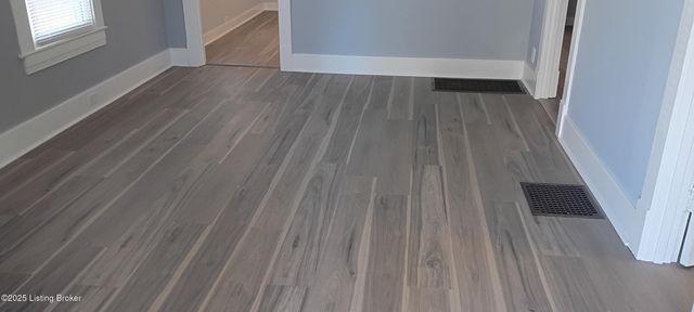 576 Longfield Ave, Louisville, KY 40215