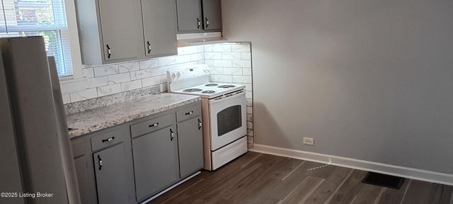 576 Longfield Ave, Louisville, KY 40215