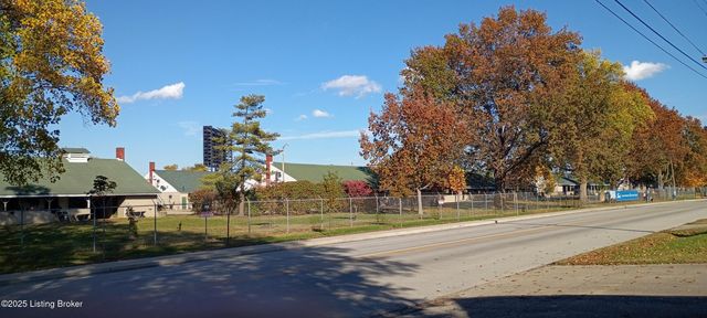 576 Longfield Ave, Louisville, KY 40215