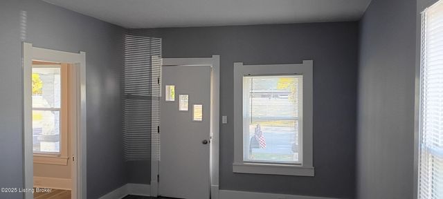 576 Longfield Ave, Louisville, KY 40215