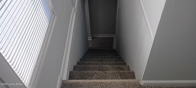 576 Longfield Ave, Louisville, KY 40215