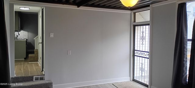 576 Longfield Ave, Louisville, KY 40215