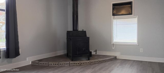 576 Longfield Ave, Louisville, KY 40215