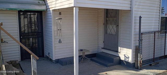 576 Longfield Ave, Louisville, KY 40215