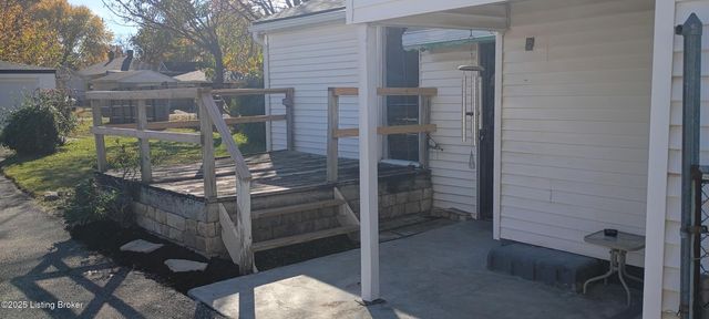 576 Longfield Ave, Louisville, KY 40215