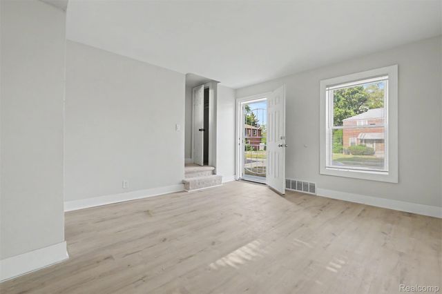 8881 Rutherford Street, Detroit, MI 48228