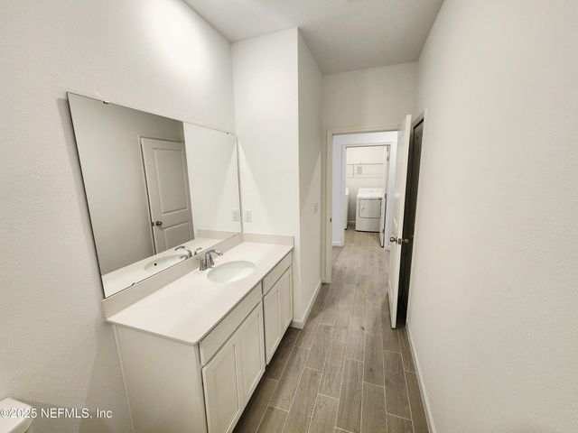 8505 HORSEBIT Circle, Jacksonville, FL 32219