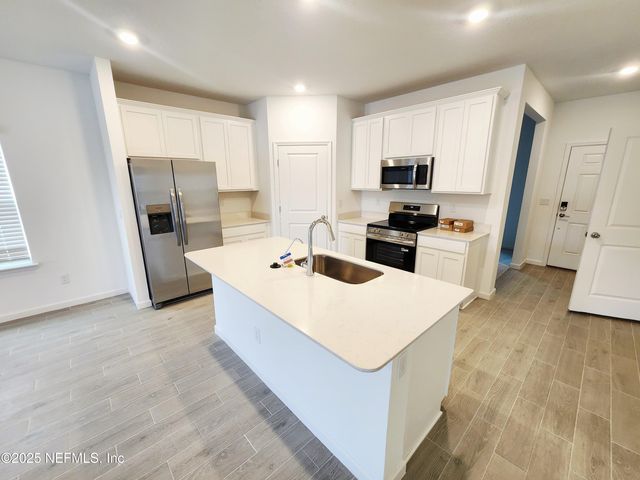 8505 HORSEBIT Circle, Jacksonville, FL 32219