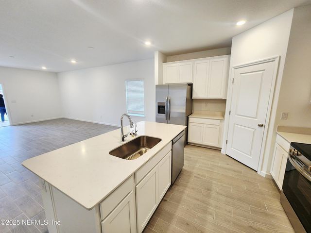 8505 HORSEBIT Circle, Jacksonville, FL 32219