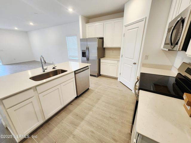 8505 HORSEBIT Circle, Jacksonville, FL 32219