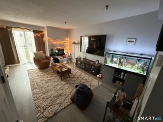 678 Savin Avenue APT 2E, West Haven, CT 06516