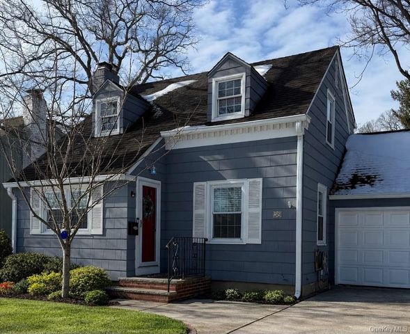 29 Babylon Turnpike, Merrick, NY 11566