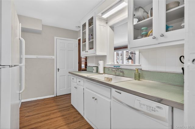 29 Babylon Turnpike, Merrick, NY 11566