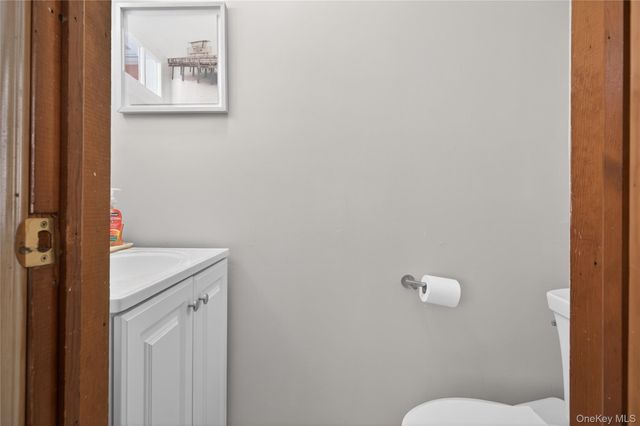 29 Babylon Turnpike, Merrick, NY 11566