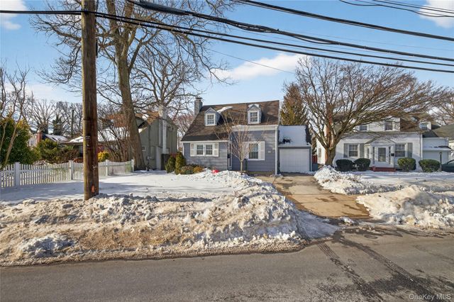 29 Babylon Turnpike, Merrick, NY 11566