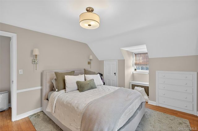 29 Babylon Turnpike, Merrick, NY 11566