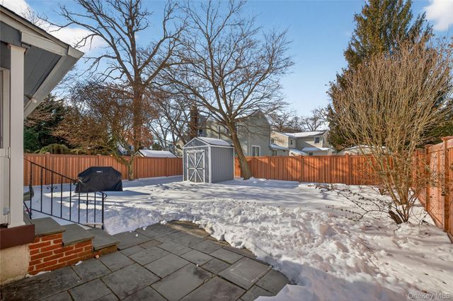 29 Babylon Turnpike, Merrick, NY 11566