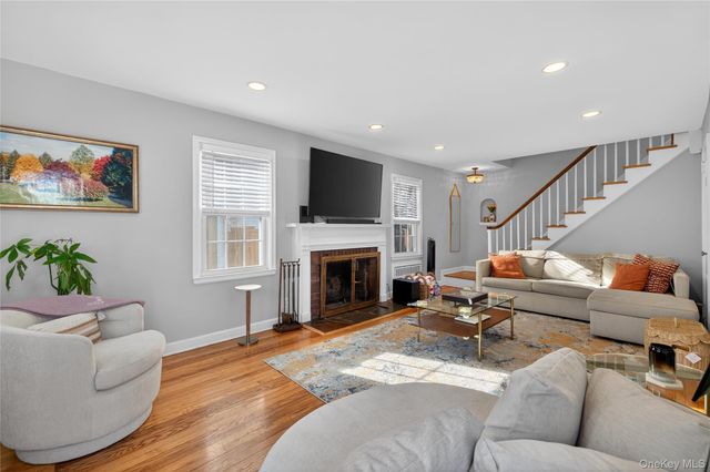 29 Babylon Turnpike, Merrick, NY 11566