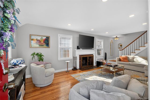 29 Babylon Turnpike, Merrick, NY 11566