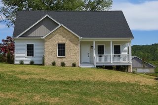 5591 Old Grove LN, Salem, VA 24153