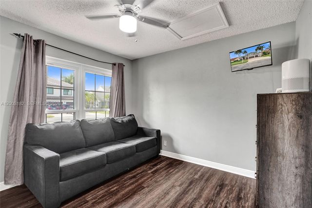 19387 NW 13th St, Pembroke Pines, FL 33029