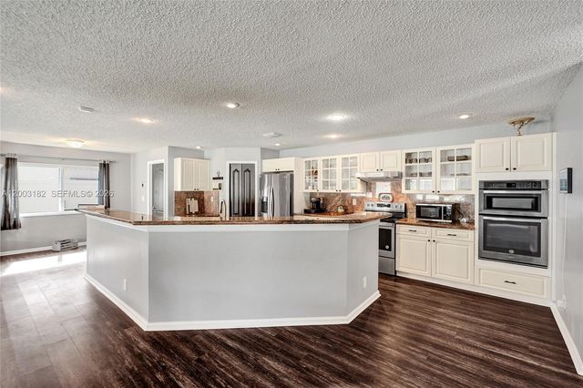 19387 NW 13th St, Pembroke Pines, FL 33029