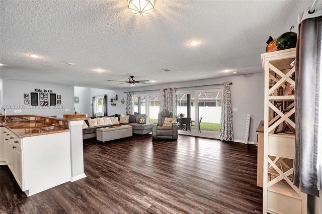 19387 NW 13th St, Pembroke Pines, FL 33029