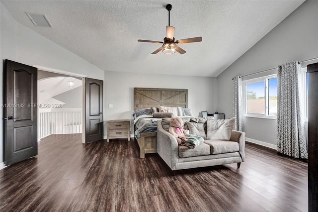 19387 NW 13th St, Pembroke Pines, FL 33029