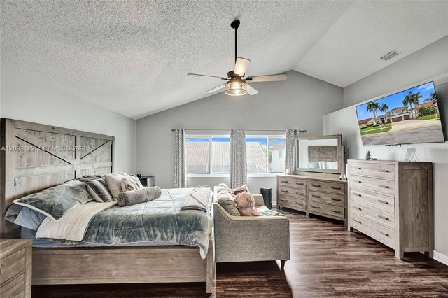 19387 NW 13th St, Pembroke Pines, FL 33029