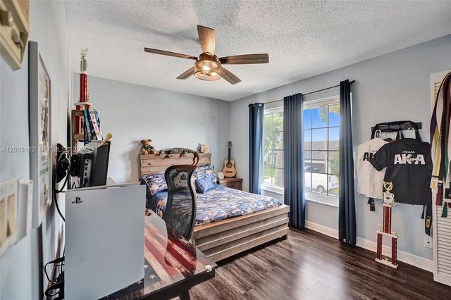 19387 NW 13th St, Pembroke Pines, FL 33029