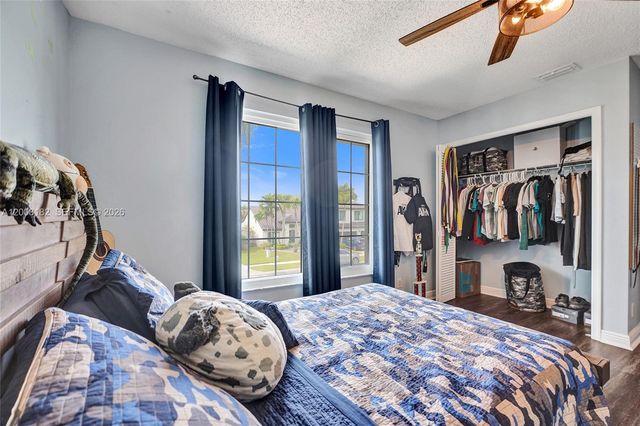 19387 NW 13th St, Pembroke Pines, FL 33029