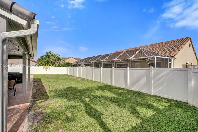 19387 NW 13th St, Pembroke Pines, FL 33029