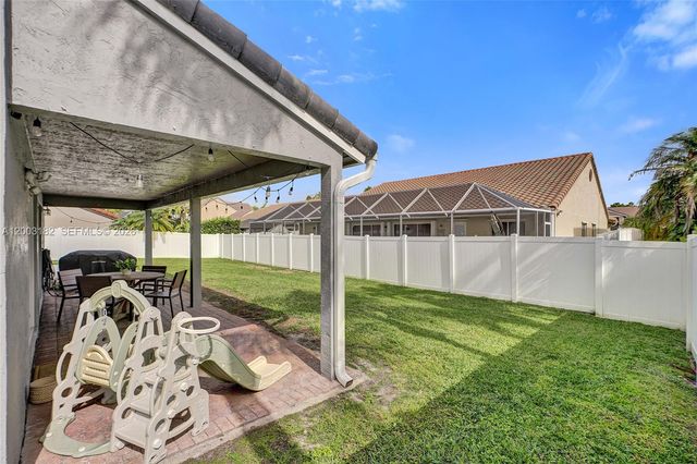 19387 NW 13th St, Pembroke Pines, FL 33029