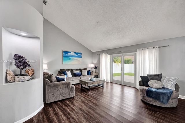 19387 NW 13th St, Pembroke Pines, FL 33029