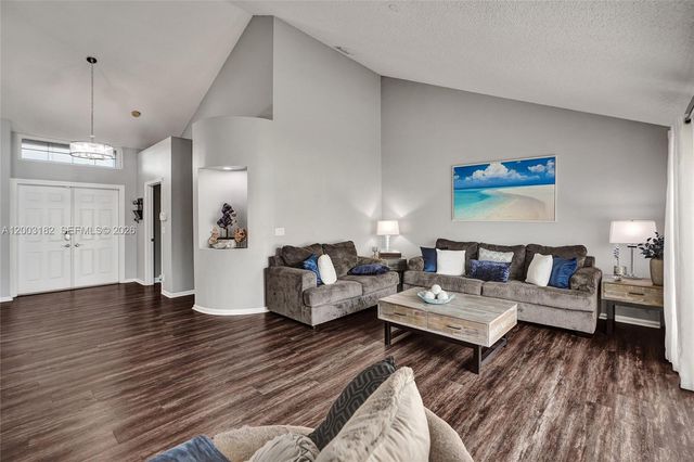 19387 NW 13th St, Pembroke Pines, FL 33029