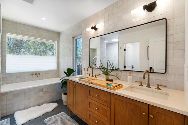 1366 Don Gaspar, Santa Fe, NM 87505