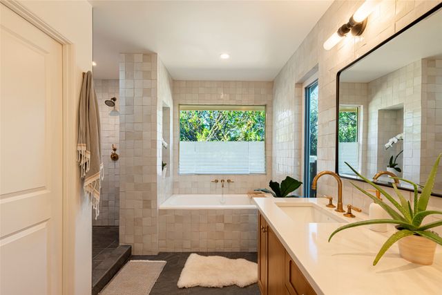 1366 Don Gaspar, Santa Fe, NM 87505