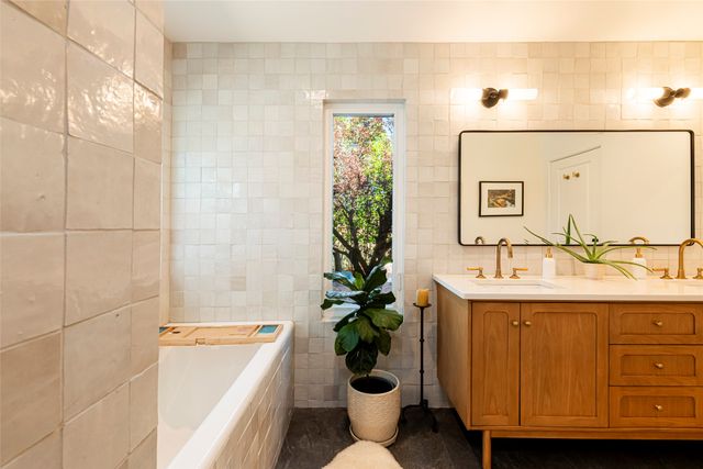 1366 Don Gaspar, Santa Fe, NM 87505
