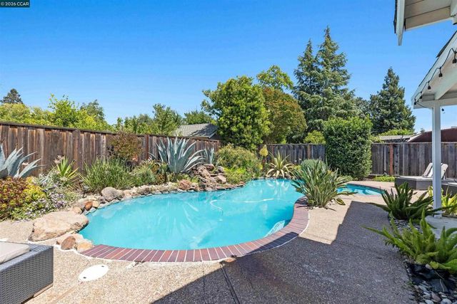 616 Minert Rd, Walnut Creek, CA 94598