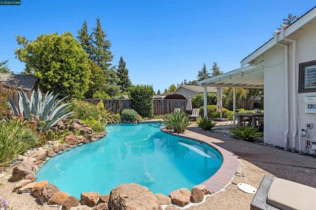 616 Minert Rd, Walnut Creek, CA 94598